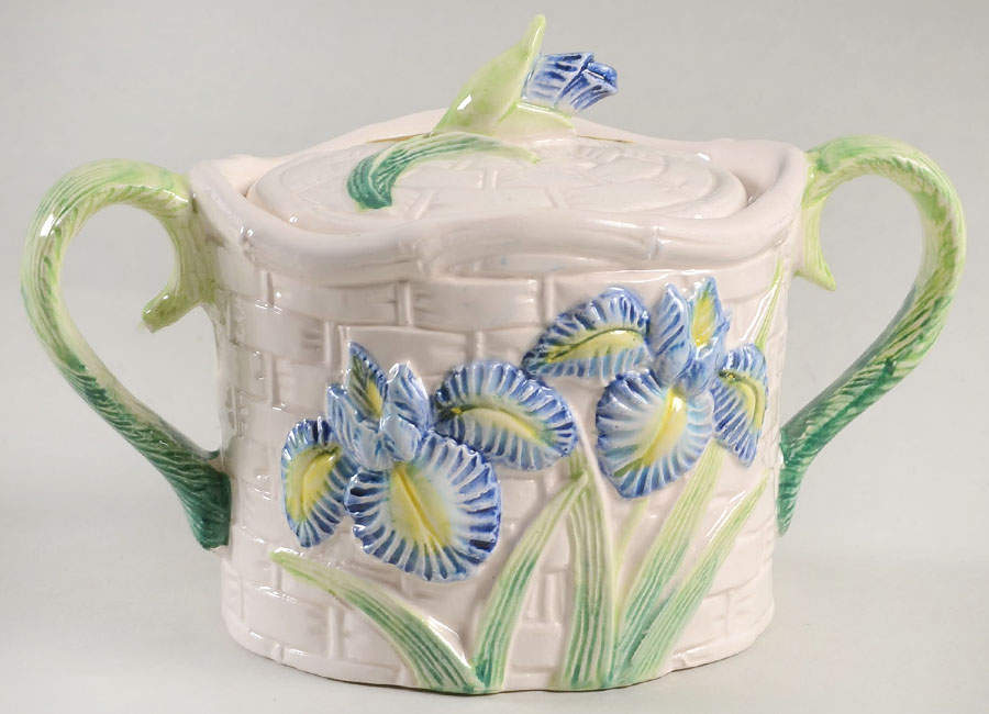 FIT133 Sugar Bowl & Lid by Fitz & Floyd-1