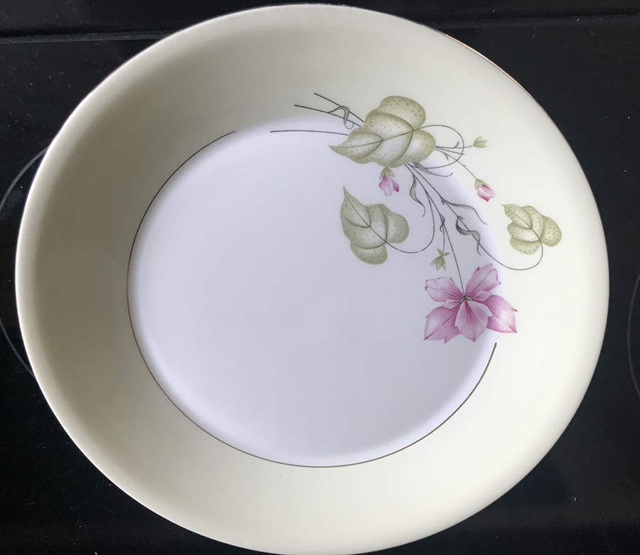 FIG42 Luncheon Plate by Figgjo (Norway)-1
