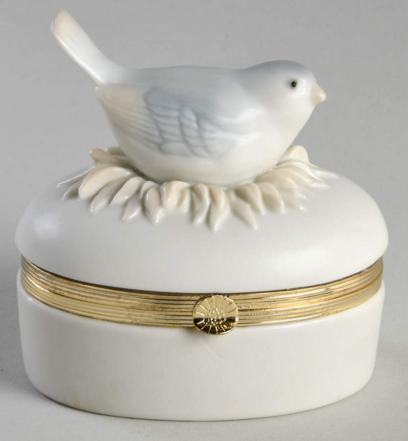 FIT169 Oval Hinged Box by Fitz & Floyd-1
