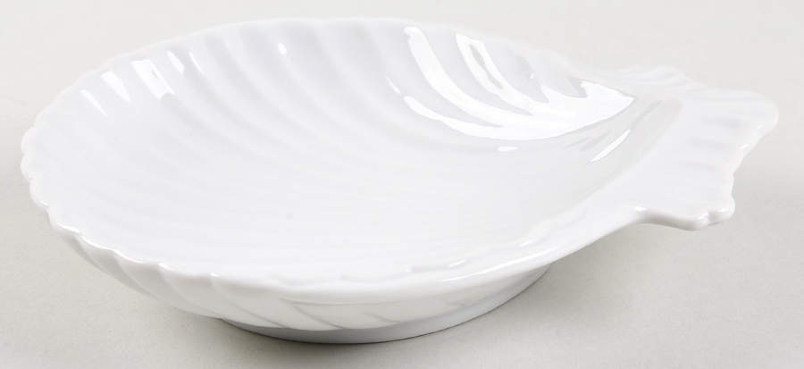 Shell (White Glossy) 7" Shell Shaped Bowl by Fitz & Floyd-1