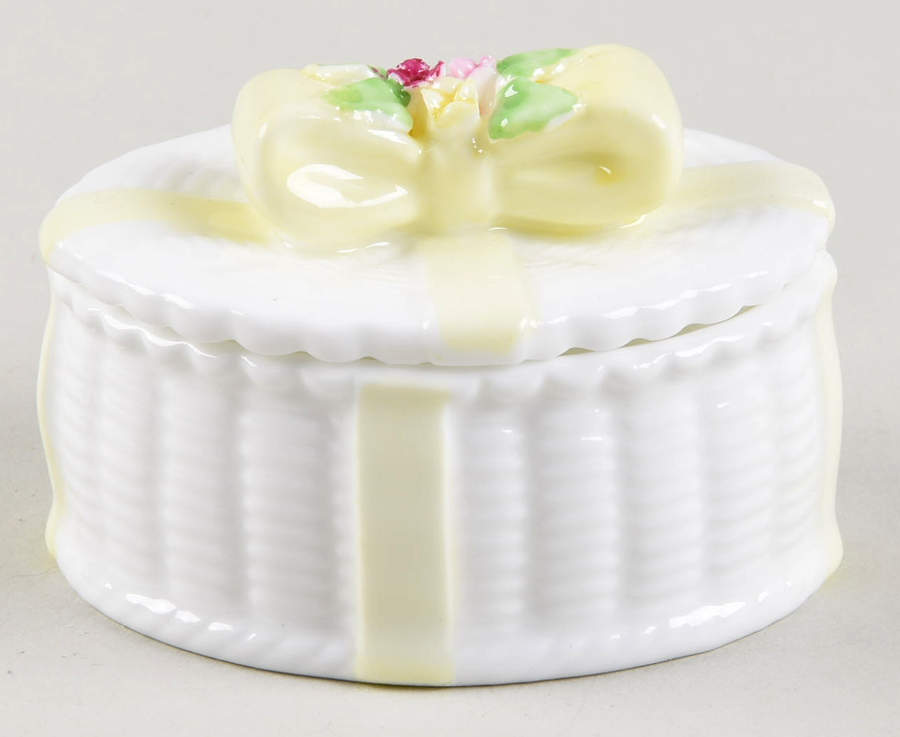 FIT209 Trinket Box with Lid by Fitz & Floyd-1