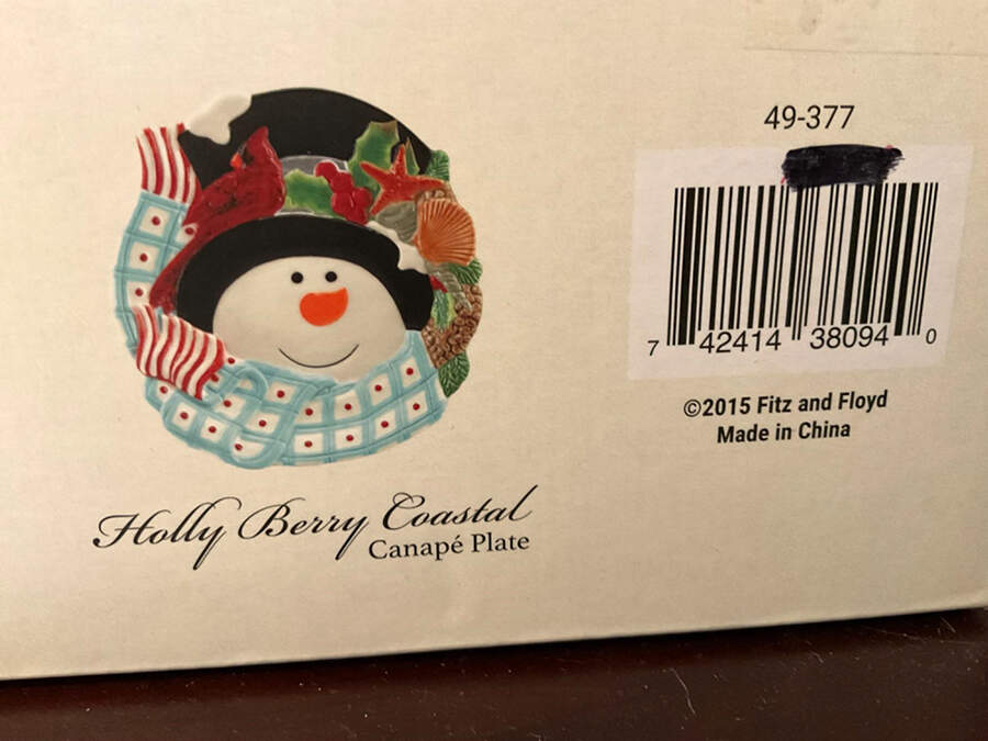 Holly Berry Coastal Figural Canape Plate by Fitz & Floyd-1