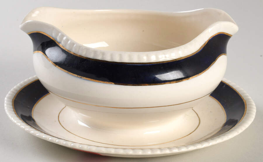 FON153 Gravy Boat with Attached Underplate by Fondeville-1