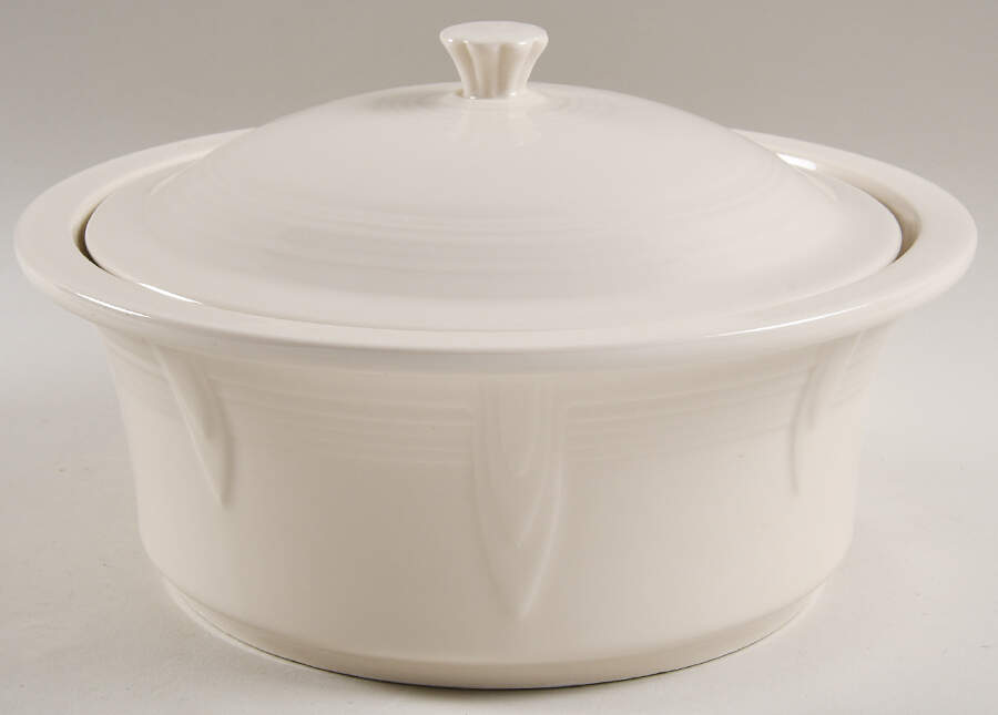 Fiesta Linen (Intro 2025) 2.5 Qt Round Covered Casserole by Fiesta Tableware Company-1