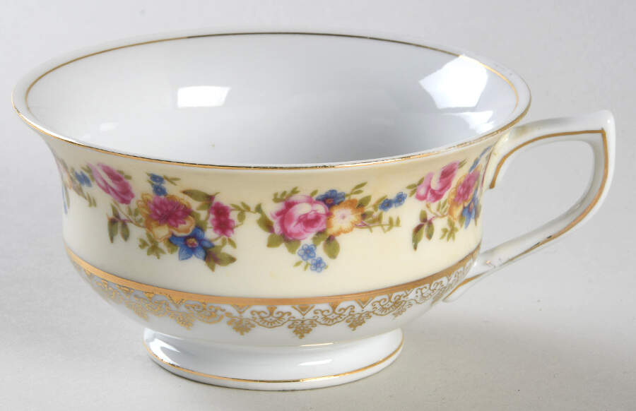 Hostess Footed Cup by Gold Castle-1