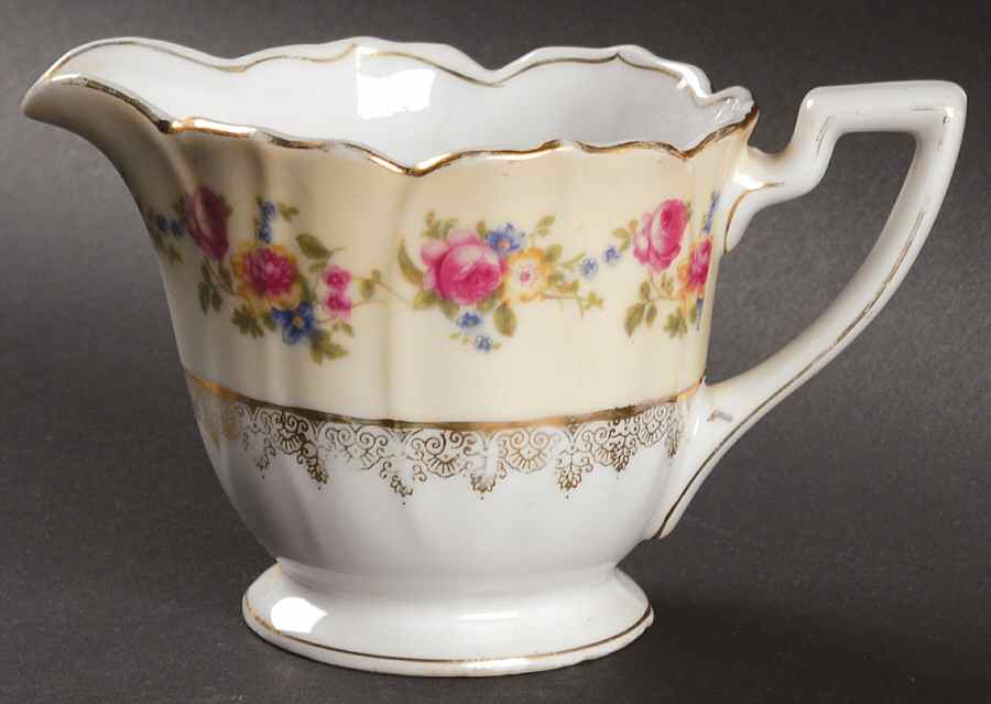 Hostess Creamer by Gold Castle-1