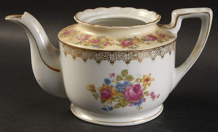 Hostess Mini Teapot No Lid by Gold Castle-1