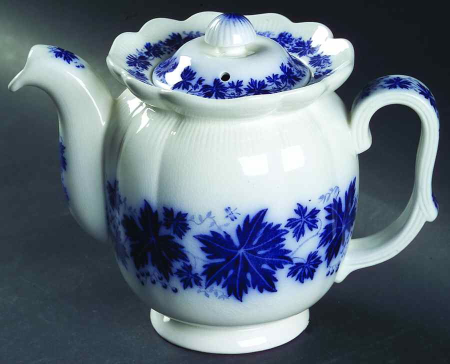 Vinranka Coffee Pot & Lid by Gefle-1
