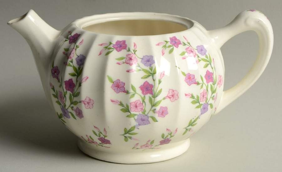 Fiesta Teapot No Lid by WS George-1