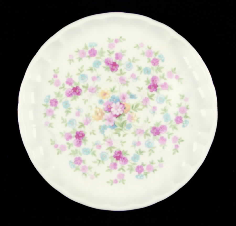 GEO32 Saucer by WS George-1