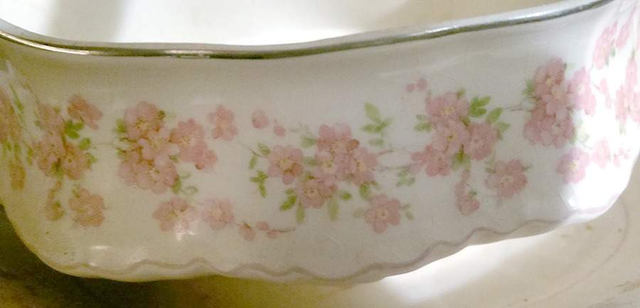 39018 Gravy Boat with Attached Underplate by WS George-1