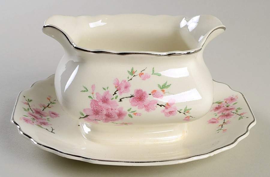 Peach Blossom (Lido, Cream, Platinum) Gravy Boat with Attached Underplate by WS George-1