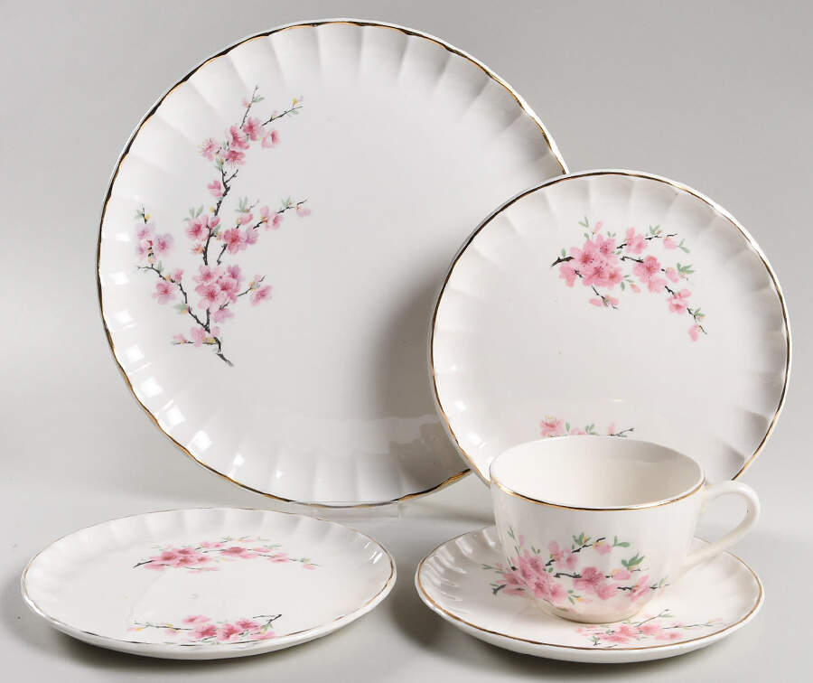 Peach Blossom (Bolero) 5 Piece Place Setting by WS George-1