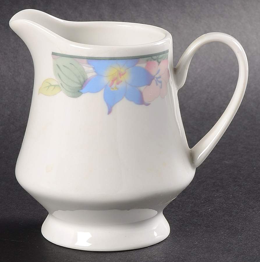 Aurora Creamer by Gibson Designs-1