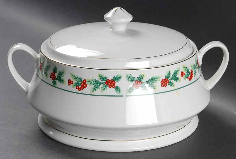 Christmas Greeting Round Covered Vegetable by Gibson Designs-1