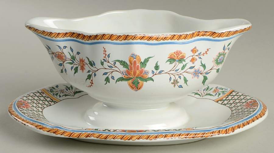 Au Sainfoin Gravy Boat with Attached Underplate by Faiencerie De Gien-1