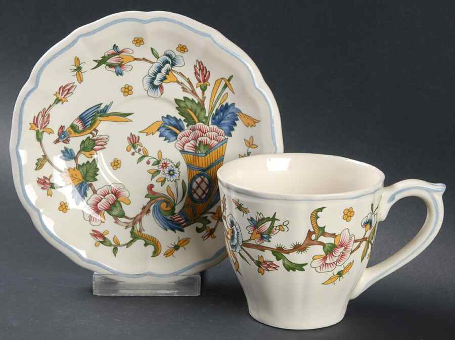 Corne D'Abondance Flat Cup & Saucer Set by Faiencerie De Gien-1