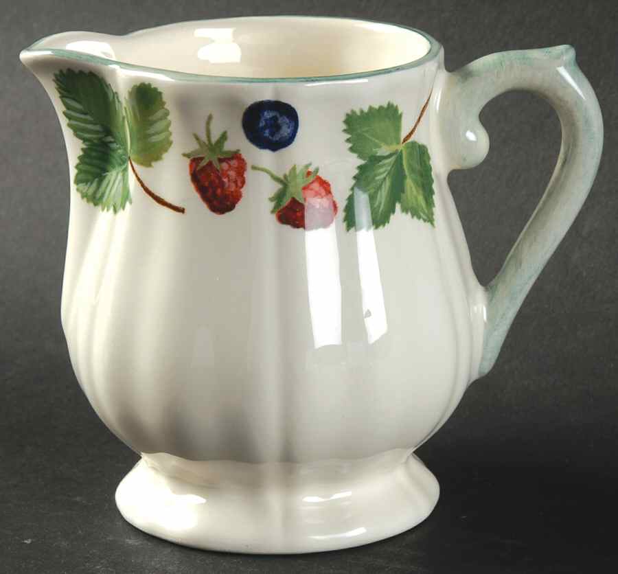 Farandole Creamer by Faiencerie De Gien-1