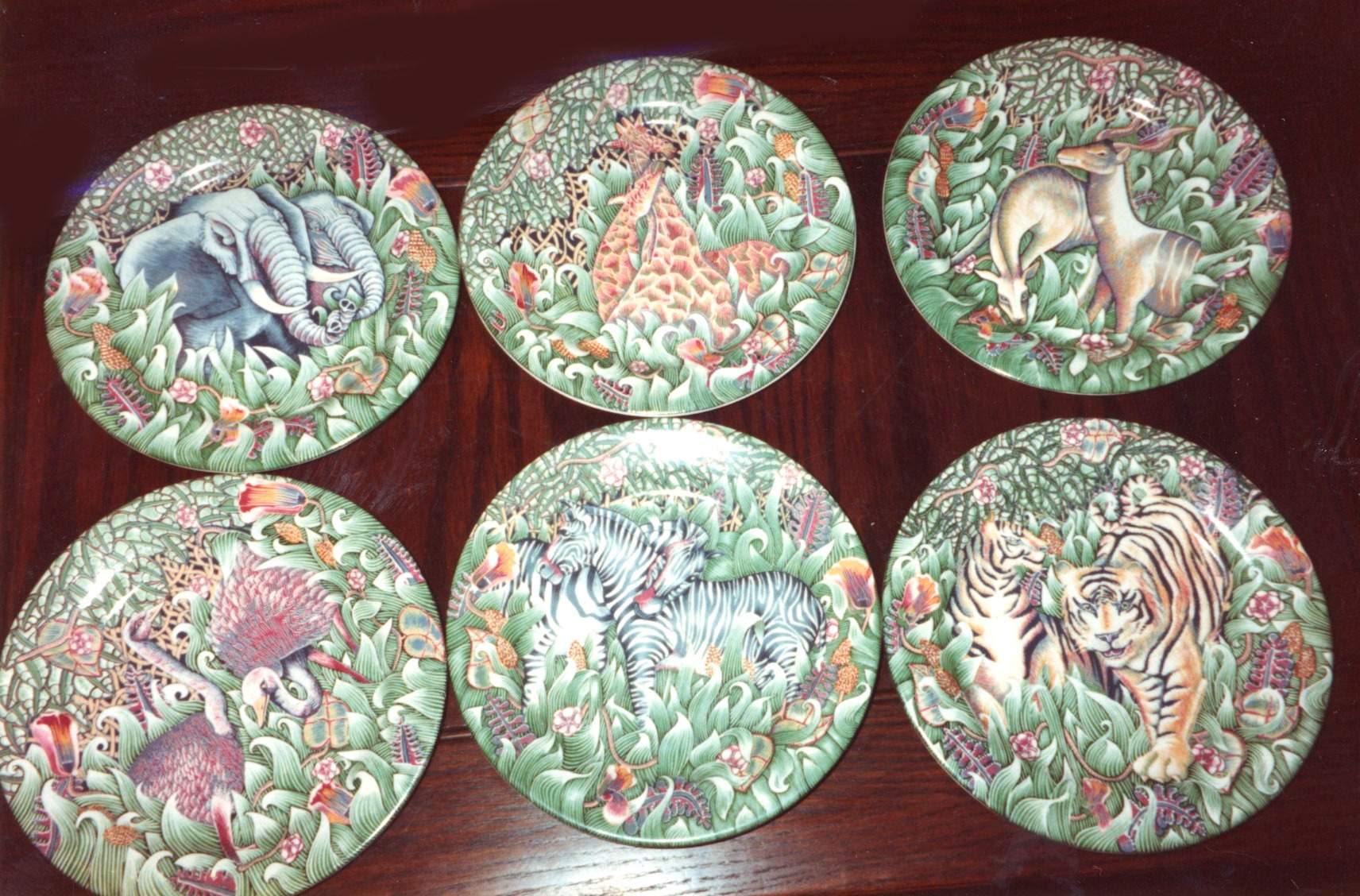 La Jungle Dinner Plate by Faiencerie De Gien-1