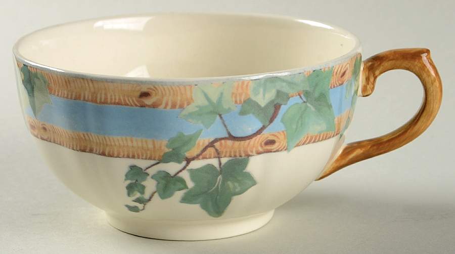 Le Lierre Breakfast Cup by Faiencerie De Gien-1