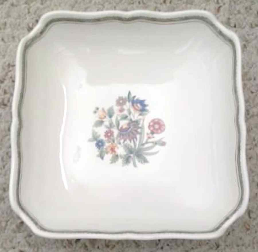 Olerys 9" Square Salad Serving Bowl by Faiencerie De Gien-1