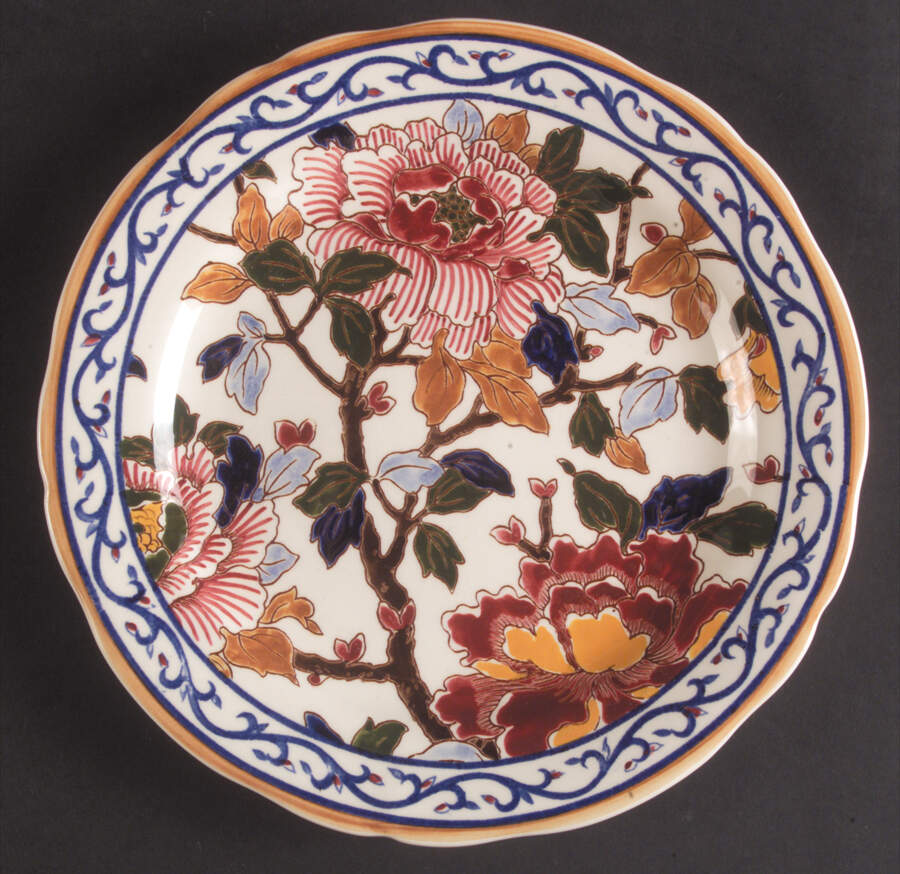 Pivoines Dessert/Pie Plate by Faiencerie De Gien-1