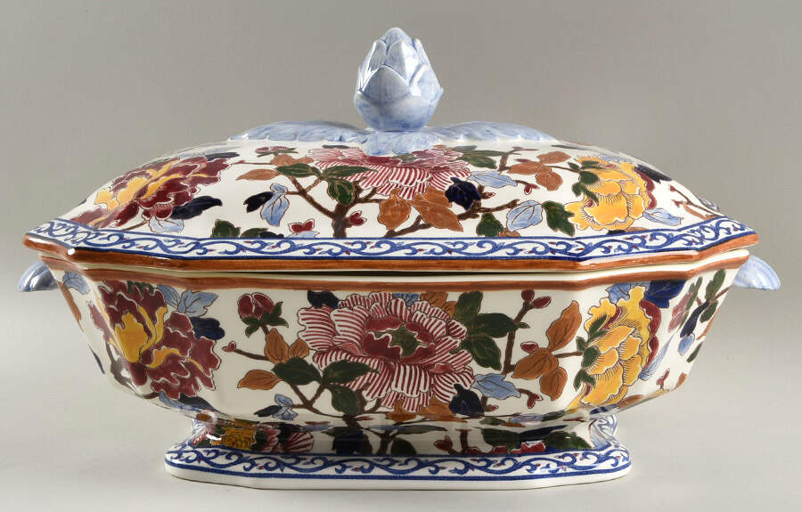 Pivoines Tureen &  Lid by Faiencerie De Gien-1