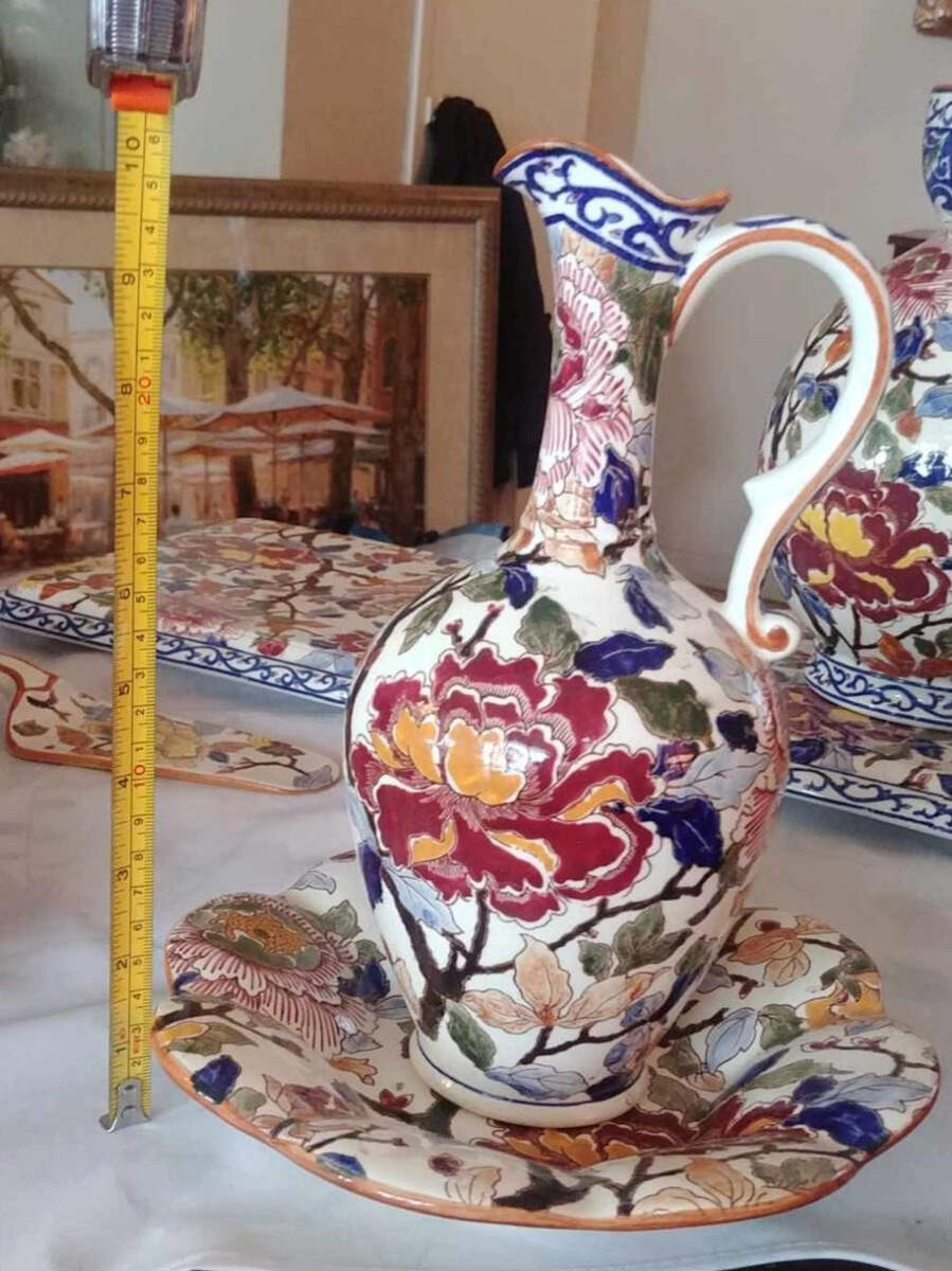 Pivoines 10" Ewer by Faiencerie De Gien-1