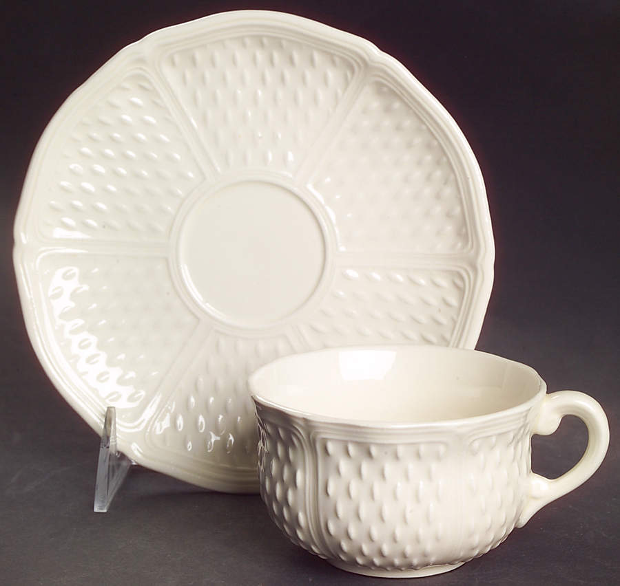 Pont Aux Choux (Cream) Flat Cup & Saucer Set by Faiencerie De Gien-1
