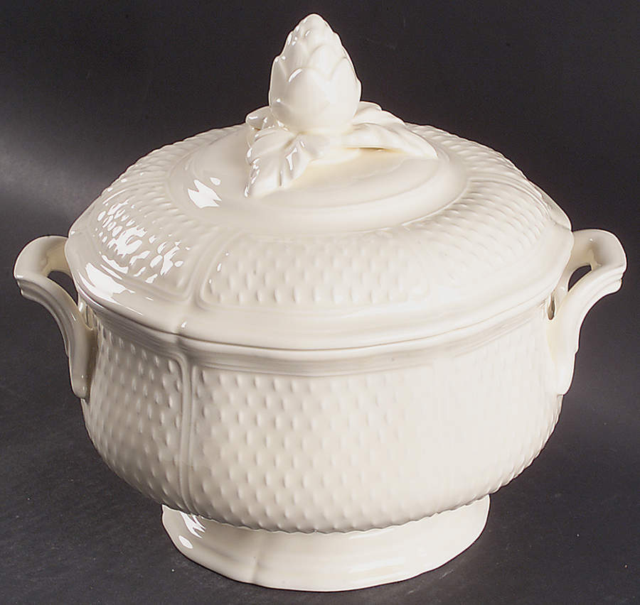 Pont Aux Choux (Cream) Tureen &  Lid by Faiencerie De Gien-1