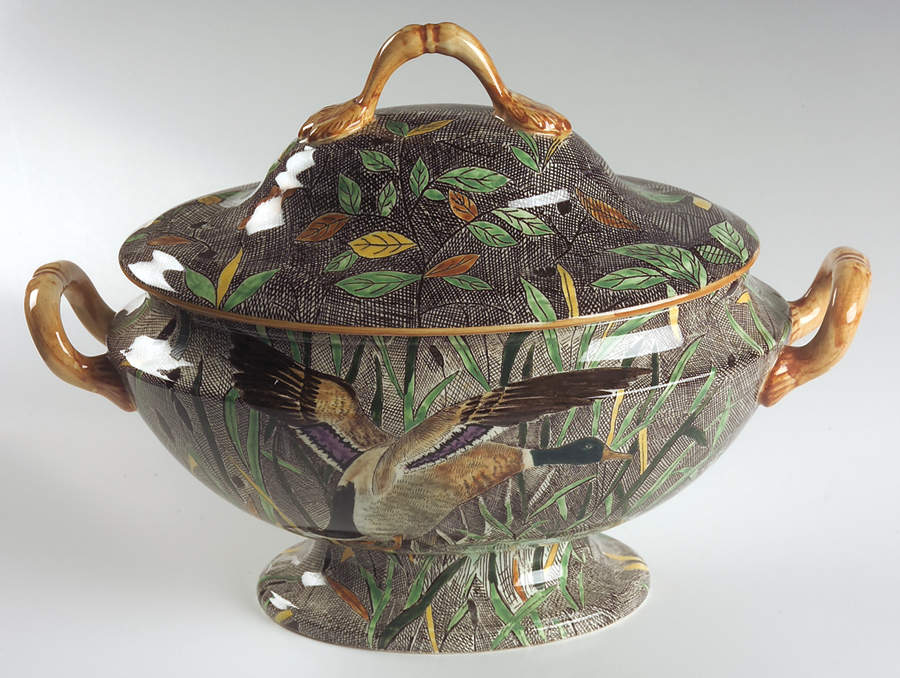 Rambouillet Tureen & Lid by Faiencerie De Gien-1