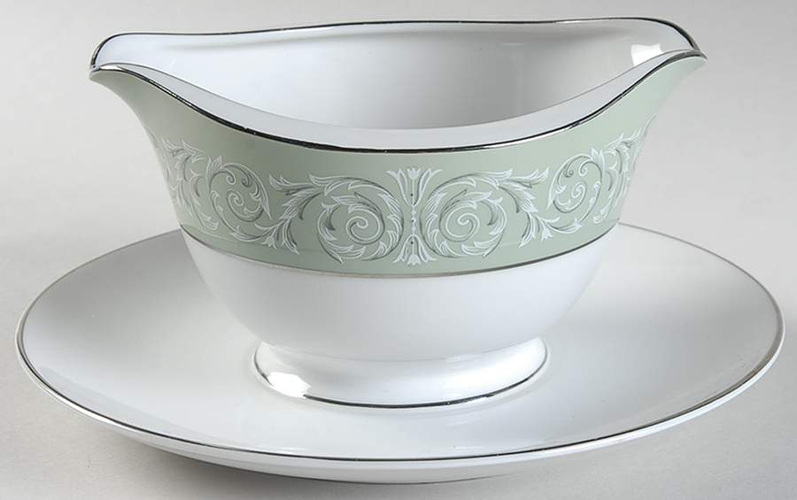 Cascade Gravy Boat with Attached Underplate by Gildhar-1