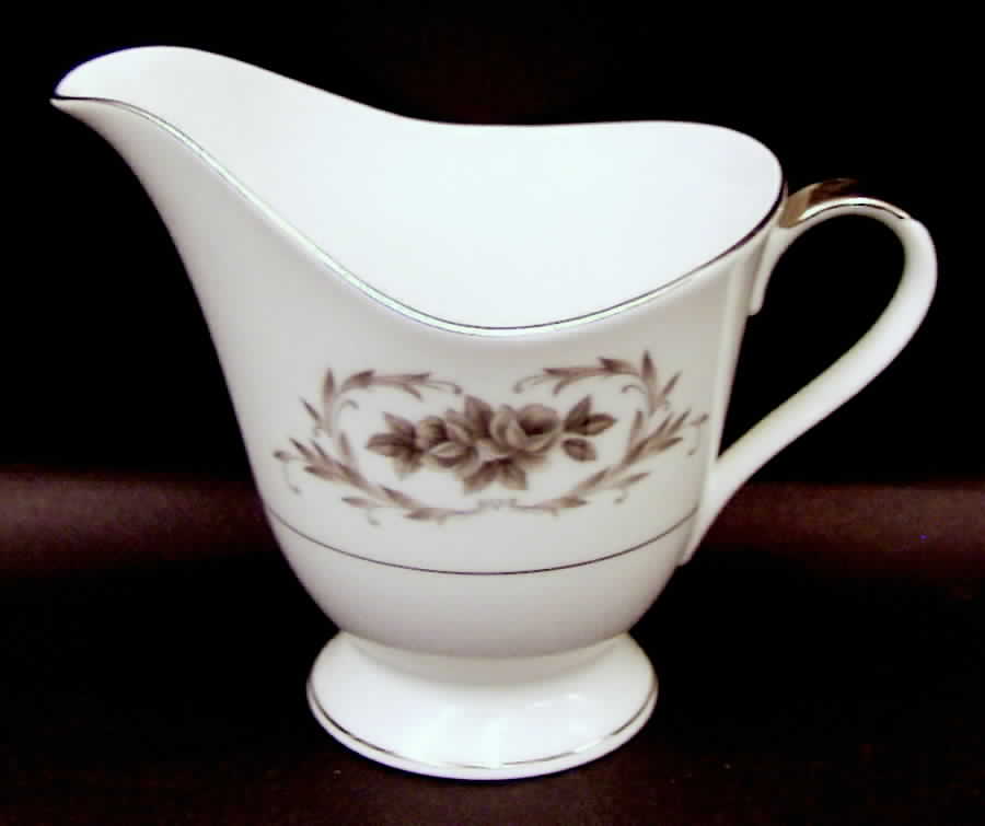 Elsinore Creamer by Gildhar-1