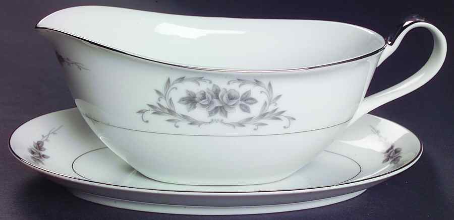 Elsinore Gravy Boat & Underplate/Relish by Gildhar-1