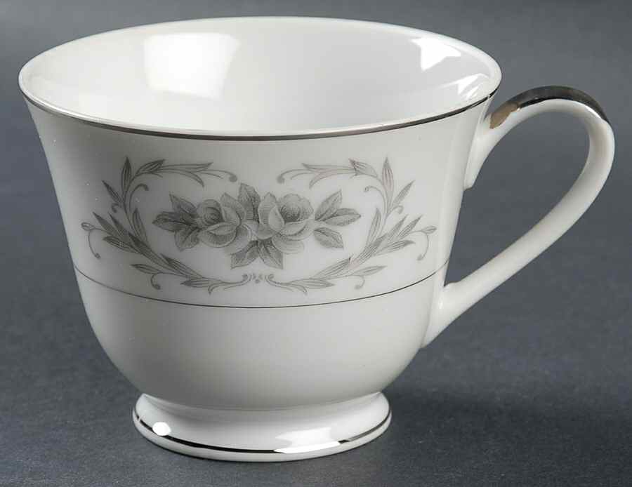 Elsinore Footed Cup by Gildhar-1