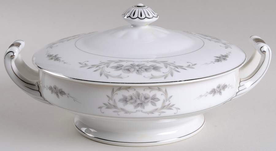 Elsinore Round Covered Vegetable by Gildhar-1