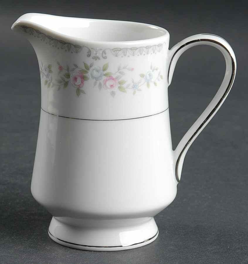 Hampton Creamer by Gildhar-1