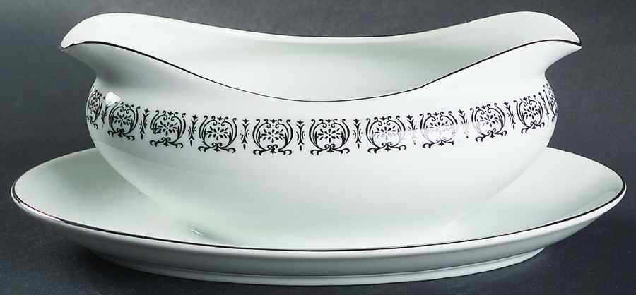 Mantilla Gravy Boat with Attached Underplate by Gildhar-1