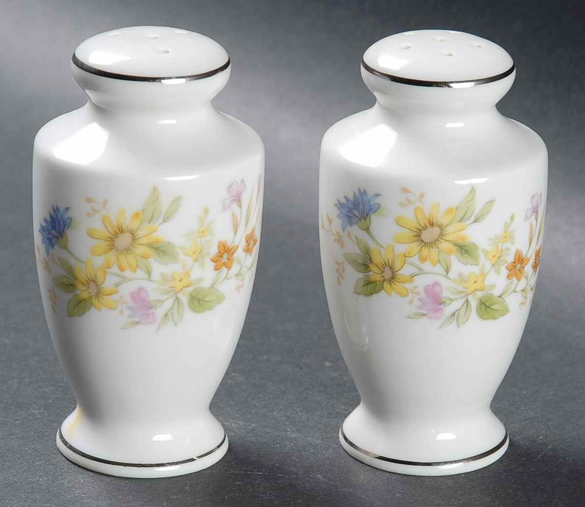 Spring Boquet Salt & Pepper Set by Gildhar-1