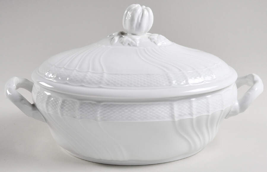 Bianco White (Vecchio Ginori Shape) Oval Covered Vegetable by Ginori 1735-1