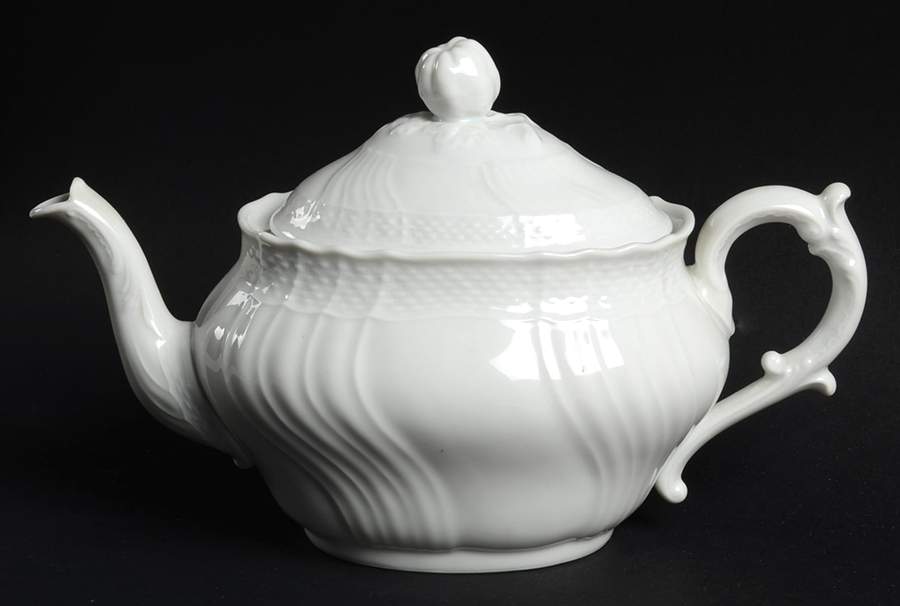 Bianco White (Vecchio Ginori Shape) Small Teapot & Lid by Ginori 1735-1