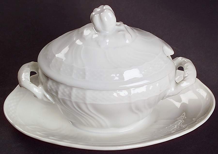 Bianco White (Vecchio Ginori Shape) Oval Mustard W/Lid & Attached Underplate by Ginori 1735-1