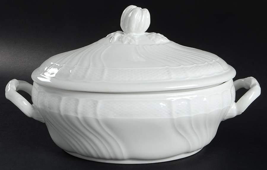 Bianco White (Vecchio Ginori Shape) Oval Tureen & Lid by Ginori 1735-1