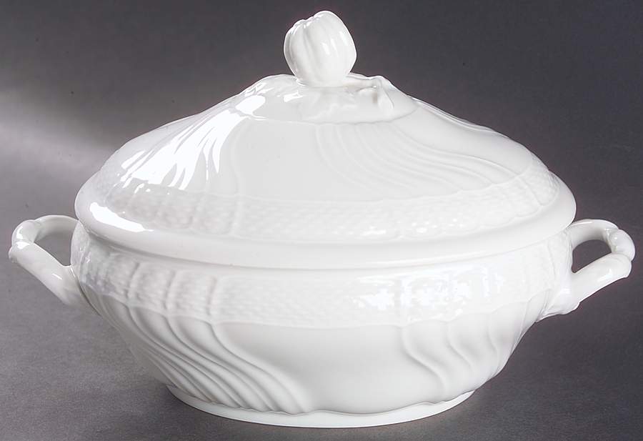 Bianco White (Vecchio Ginori Shape) Oval Covered Vegetable by Ginori 1735-1