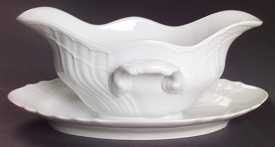Bianco White (Vecchio Ginori Shape) Gravy Boat with Attached Underplate by Ginori 1735-1