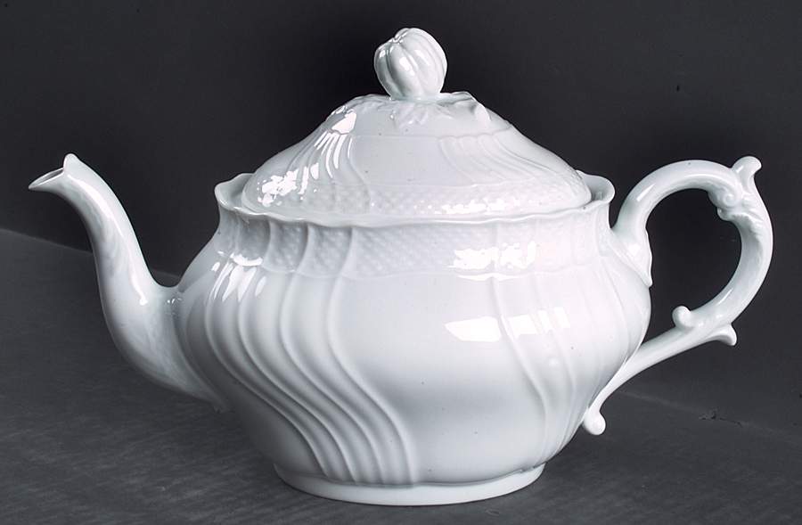 Bianco White (Vecchio Ginori Shape) Teapot & Lid by Ginori 1735-1