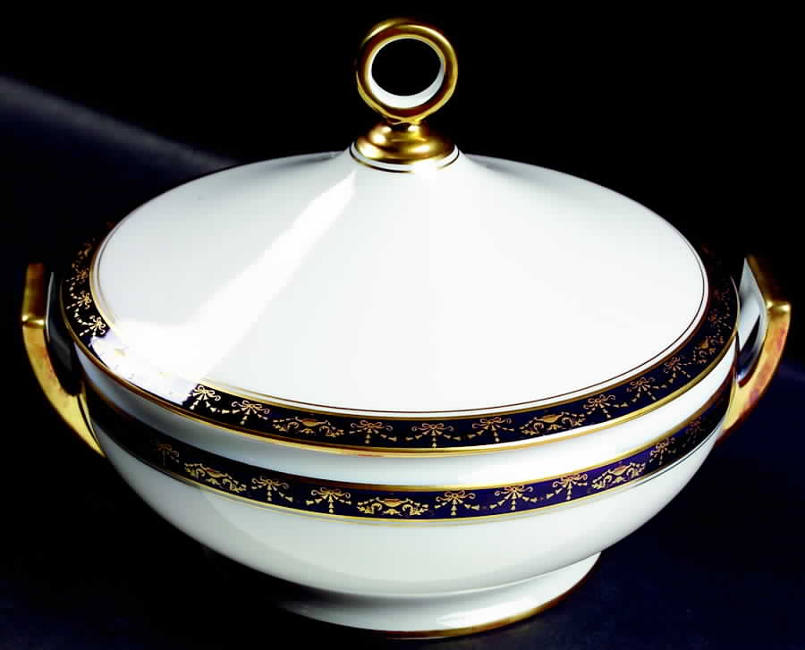 Castello Round Covered Vegetable by Ginori 1735-1