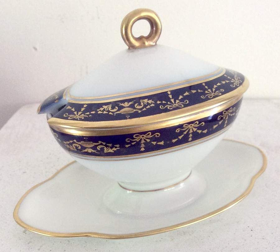 Castello Individual Gravy Boat & Lid W/Attached Underplate by Ginori 1735-1