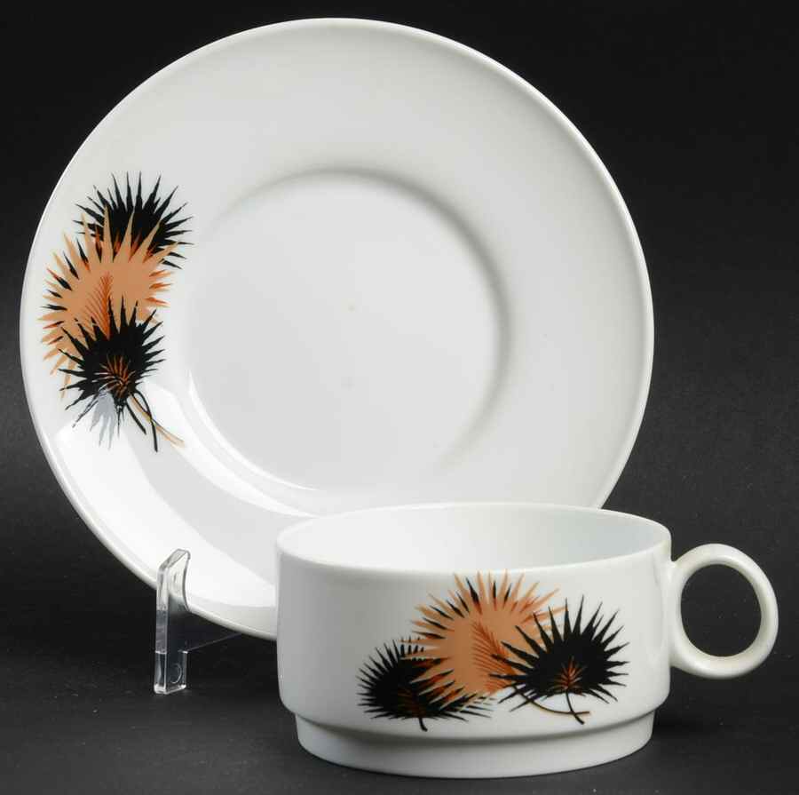 Chestnut Flat Cup & Saucer Set by Ginori 1735-1