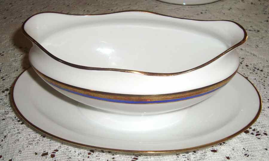Danube Gravy Boat with Attached Underplate by Ginori 1735-1